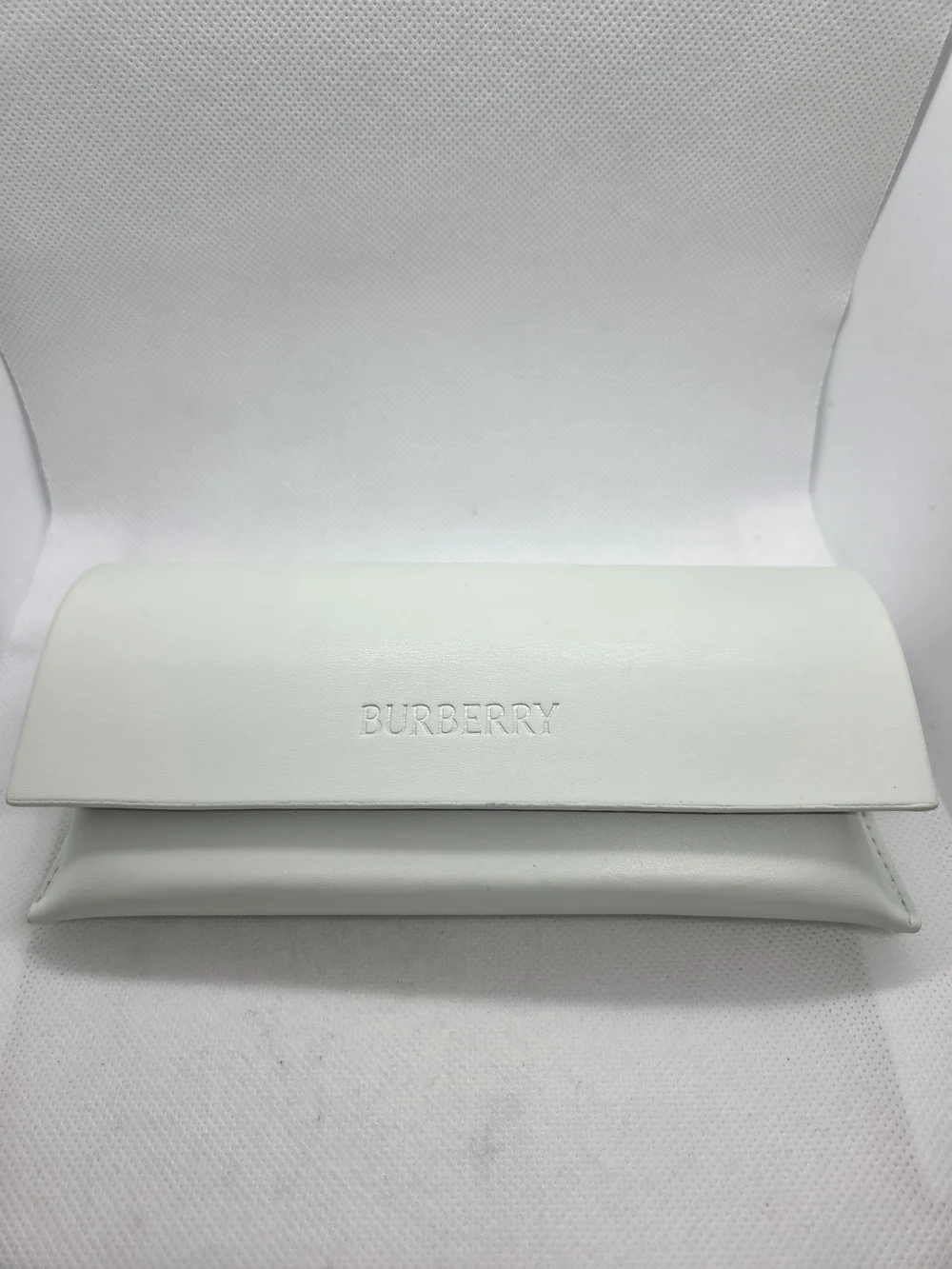 Burberry Sunglasses Case In White Leather Embossed Burberry Logo At Front